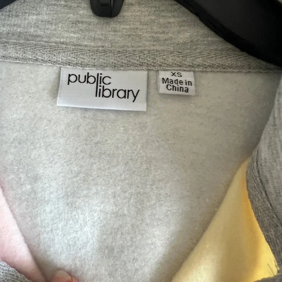 New Juniors' Public Library Racquet Club
Quarter-Zio Fleece Pullover - Picture 4 of 8